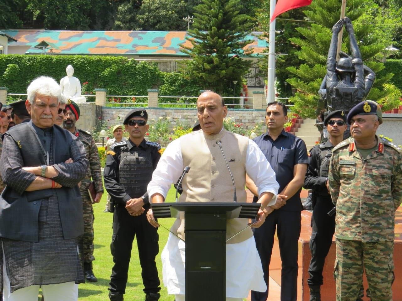 Rajnath in Rajouri: Reviews Security Situation After Killing of 5 Indian Army Elite Para Commandos