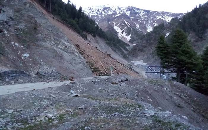Kashmir Rains— Mughal Road Closed for Traffic