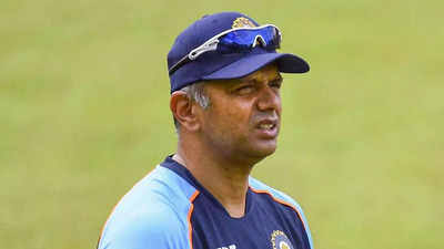 Ind v WI, 2nd ODIâ€”Coach Dravid Bats for Batter Gill