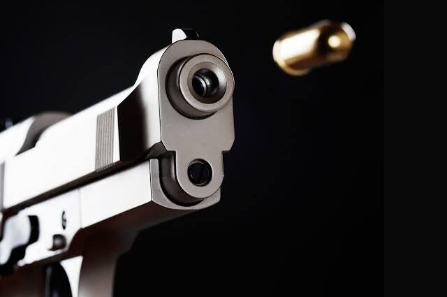 Police man shot at, injured in Bemina, Sgr