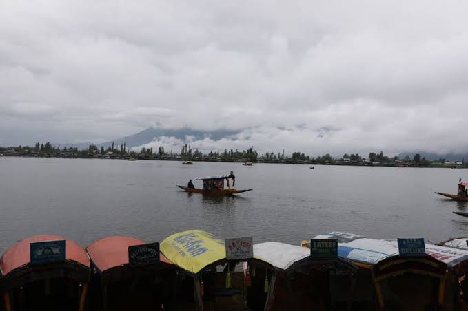 Pahalgam Records Lowest Temperature at -4.3°C as Night Temperatures Decline.