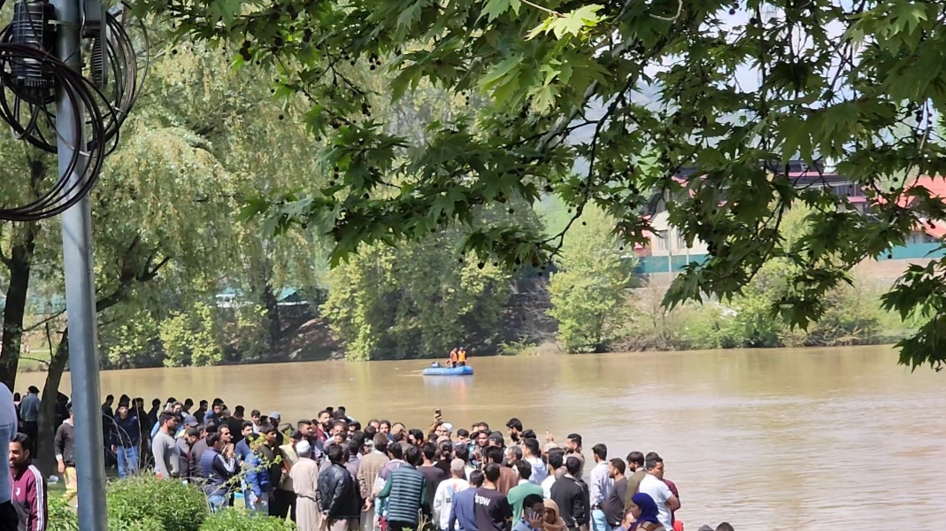 Body of Minor Boy Retrieved Near Old Zero Bridge 11 Days After Srinagar Boat Tragedy
