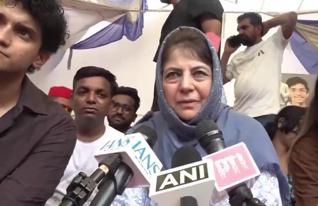Mehbooba Mufti’s Latest Controversial Remark Puts PDP on the Back Foot