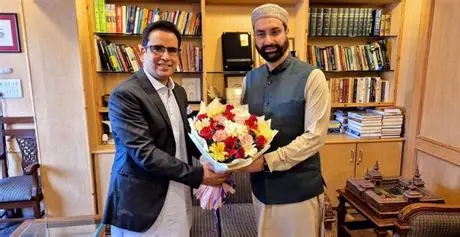 JKNC Dials Mirwaiz & Mufti for Jantar Mantar Show